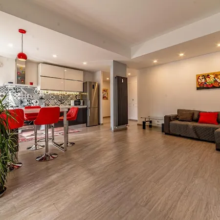 Cornelia - Metro Cornelia Apartmán